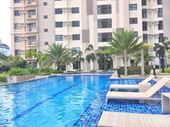 Horizon 101 A1 Shortwalk Robinson Mall Mango Square Bars Free Pool Cebu Exterior photo